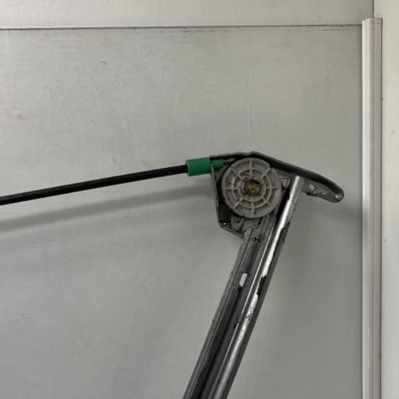 Leve vitre electrique avant gauche PEUGEOT 206 Photo n°4