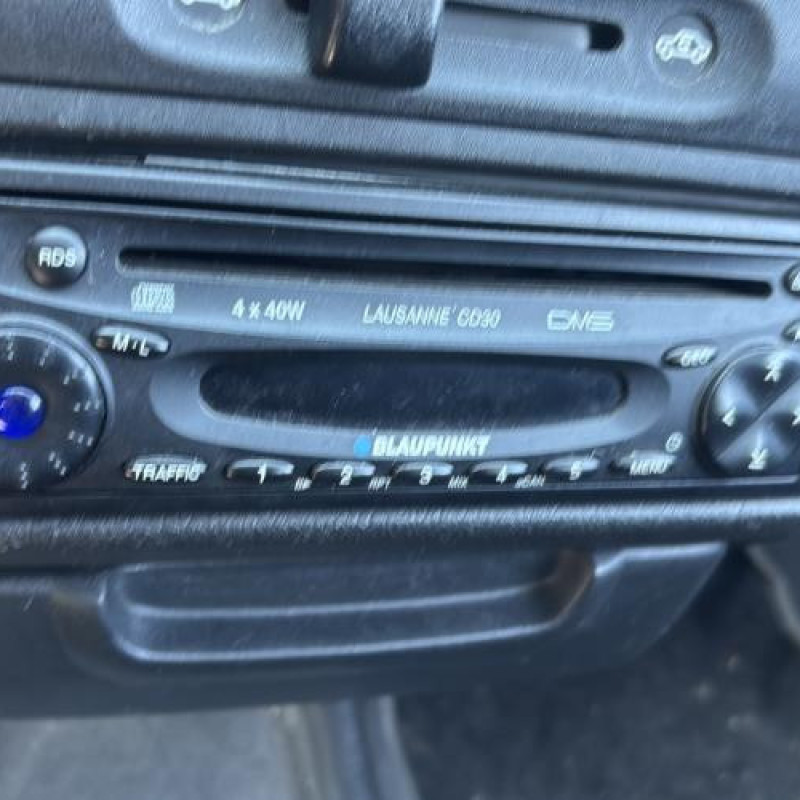 Leve vitre mecanique avant gauche OPEL CORSA B Photo n°17