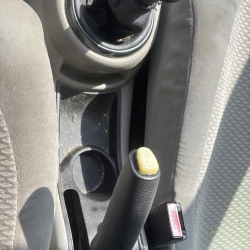 Attache ceinture avant gauche CITROEN C4 1 Photo n°20