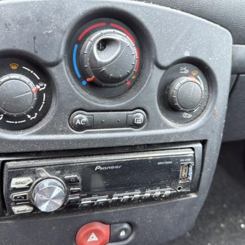 Fermeture de capot RENAULT CLIO 3 Photo n°17