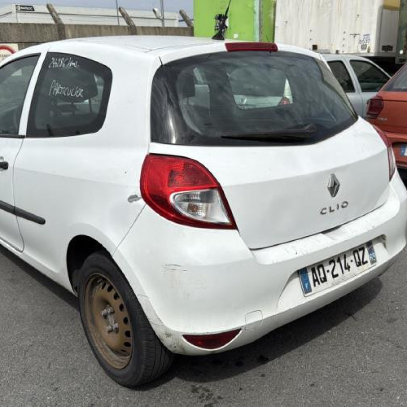 Face avant RENAULT CLIO 3 Photo n°8