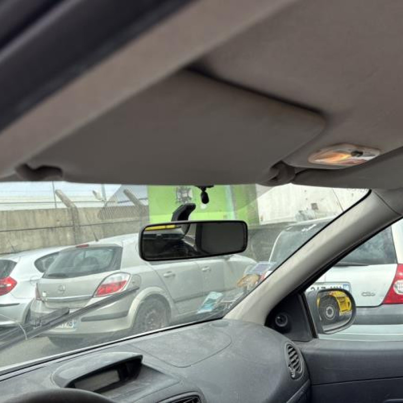 Face avant RENAULT CLIO 3 Photo n°16