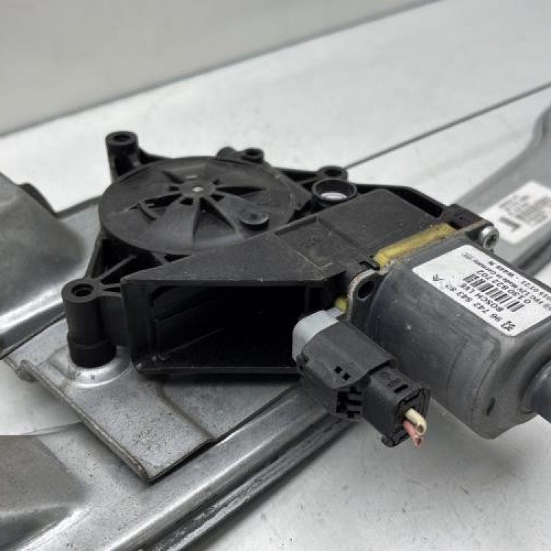 Leve vitre electrique avant droit PEUGEOT 208 1 Photo n°4