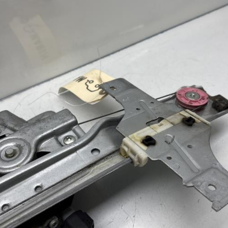 Leve vitre electrique avant droit PEUGEOT 208 1 Photo n°8