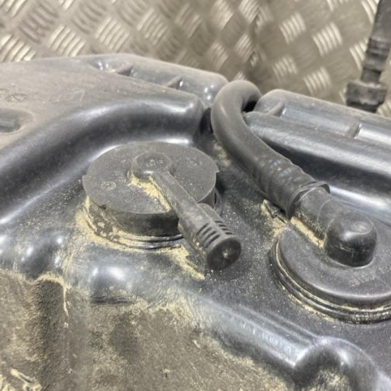 Reservoir AdBlue RENAULT CLIO 5 Photo n°4