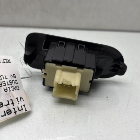 Interrupteur de leve vitre arriere droit DACIA DUSTER 1