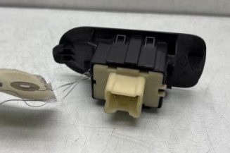 Interrupteur de leve vitre arriere gauche DACIA DUSTER 1