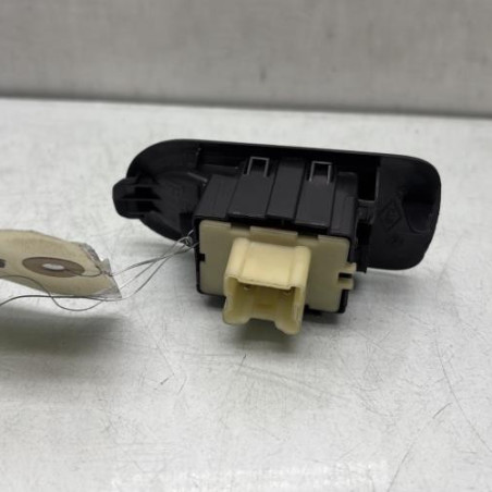 Interrupteur de leve vitre arriere gauche DACIA DUSTER 1