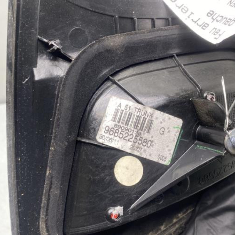 Feu arriere secondaire gauche (feux) CITROEN C3 2 Photo n°3