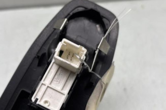 Interrupteur de leve vitre avant droit PEUGEOT 208 1