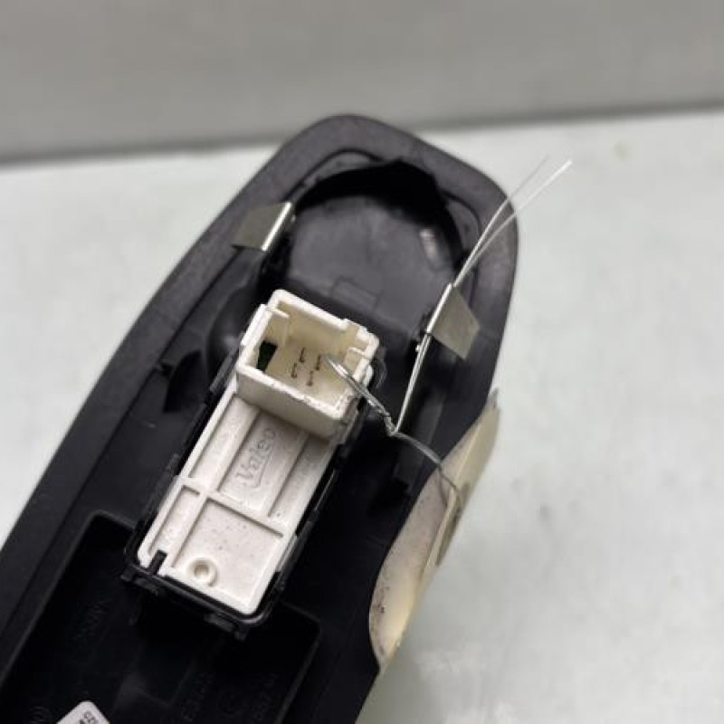 Interrupteur de leve vitre avant droit PEUGEOT 208 1 Photo n°3