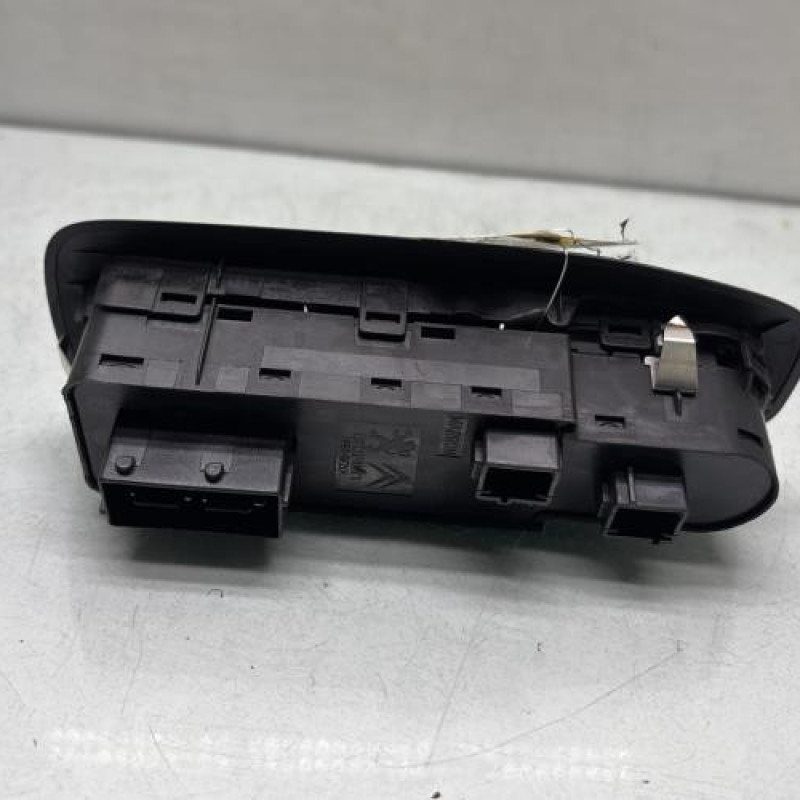 Interrupteur de leve vitre avant gauche PEUGEOT 208 1 Photo n°2