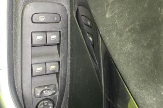 Interrupteur de leve vitre avant droit PEUGEOT 208 1
