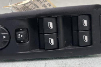 Interrupteur de leve vitre avant gauche PEUGEOT 308 2 Photo n°1