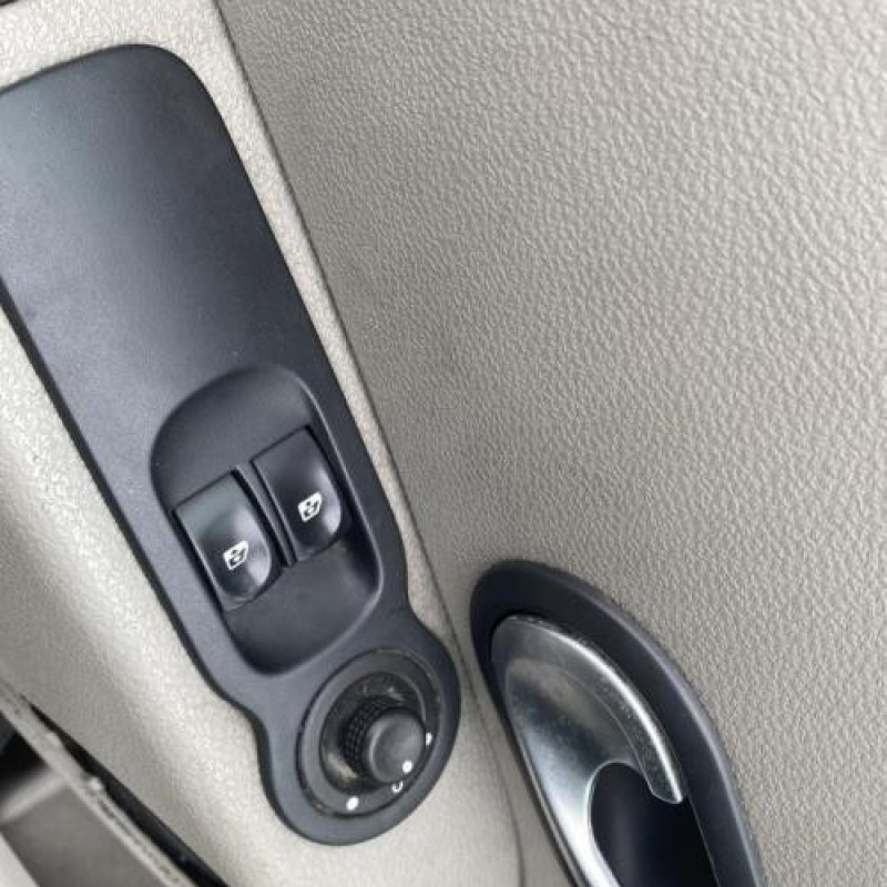 Face avant RENAULT MODUS Photo n°16