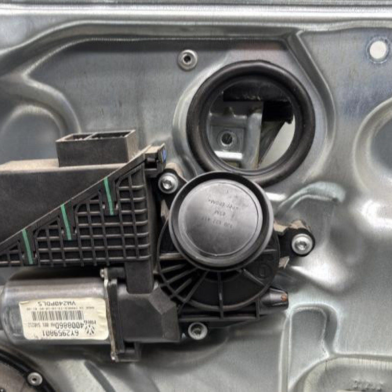Leve vitre electrique avant droit VOLKSWAGEN POLO 4 Photo n°2