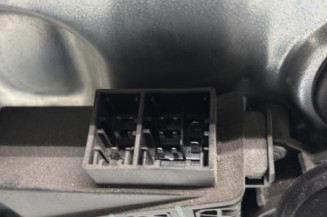 Leve vitre electrique avant droit VOLKSWAGEN POLO 4