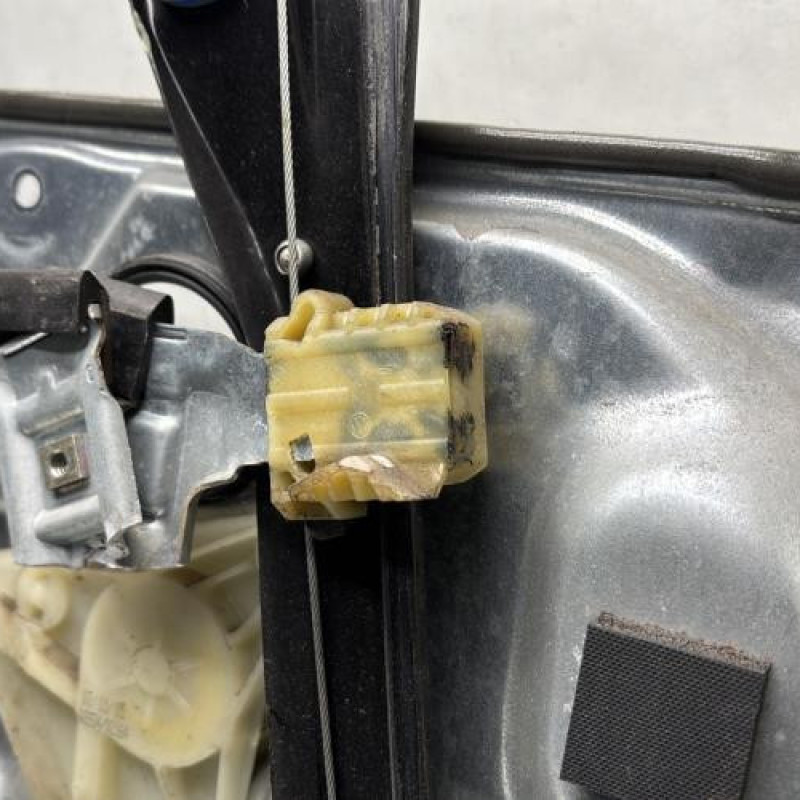 Leve vitre electrique avant droit VOLKSWAGEN POLO 4 Photo n°5