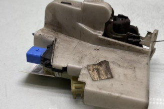 Serrure avant droit VOLKSWAGEN POLO 4