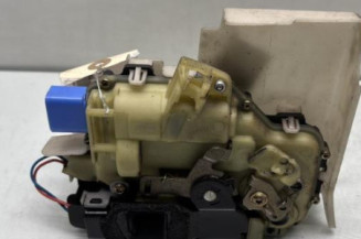 Serrure avant droit VOLKSWAGEN POLO 4