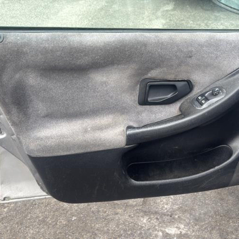 Leve vitre electrique avant droit PEUGEOT 306 Photo n°15