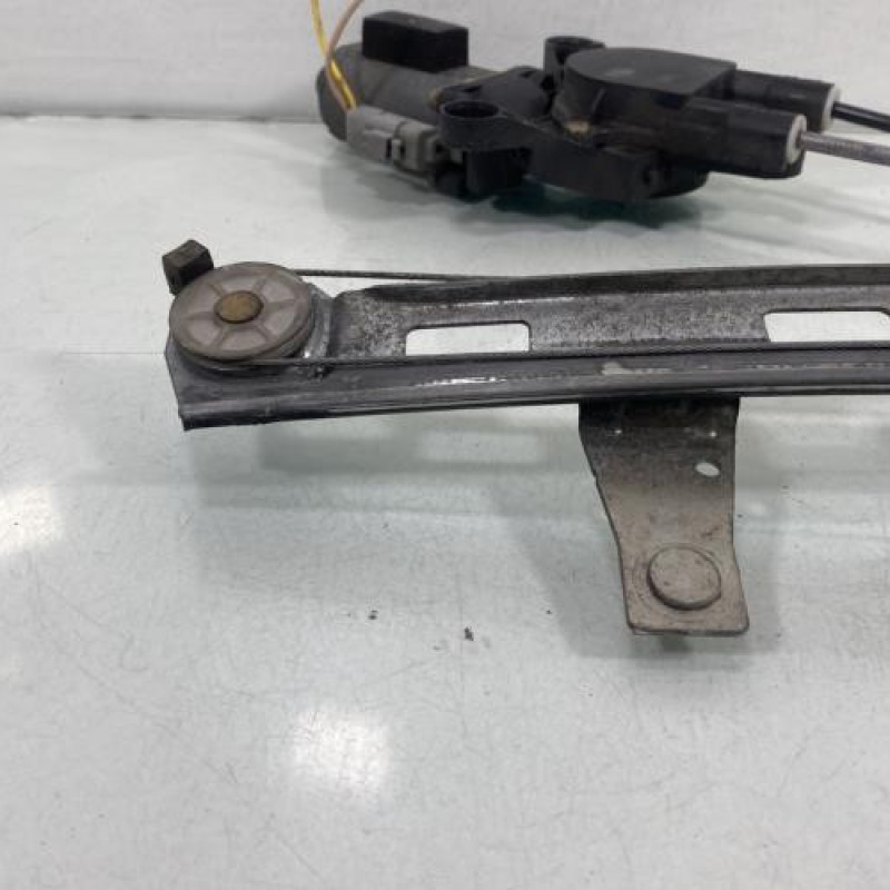 Leve vitre electrique avant gauche PEUGEOT 306 Photo n°4