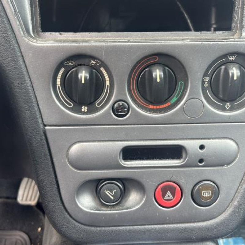 Leve vitre electrique avant gauche PEUGEOT 306 Photo n°20