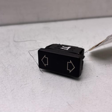 Interrupteur de leve vitre avant gauche PEUGEOT 106 Photo n°1