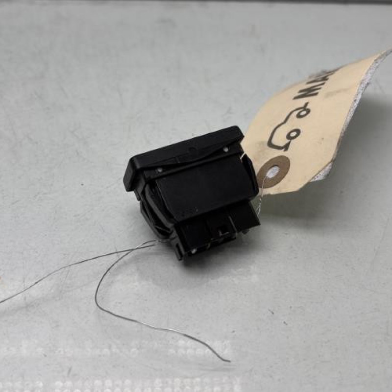 Interrupteur de leve vitre avant gauche PEUGEOT 106 Photo n°2