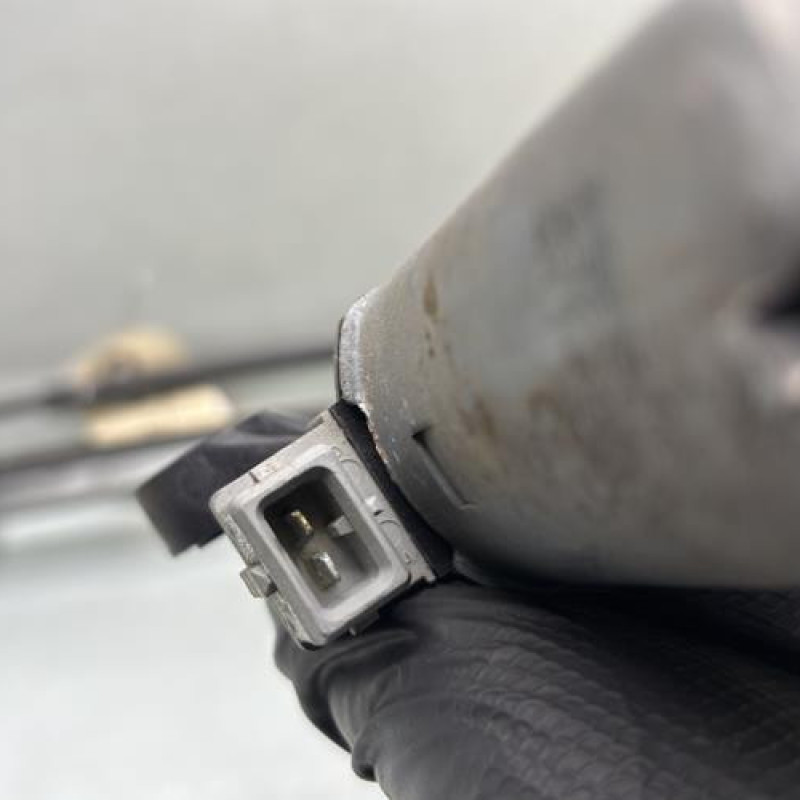 Leve vitre electrique avant droit PEUGEOT 106 Photo n°3