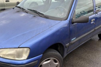 Leve vitre electrique avant gauche PEUGEOT 106