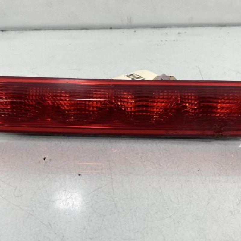 Feu arriere stop central PEUGEOT 308 1 Photo n°1