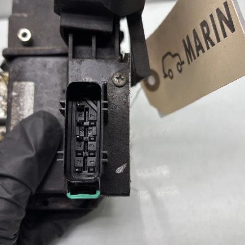 Serrure arriere droit FORD FIESTA 5 Photo n°3