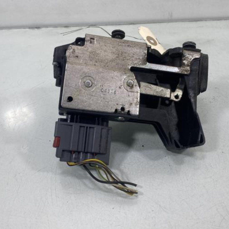 Serrure avant gauche FORD FIESTA 5 Photo n°3