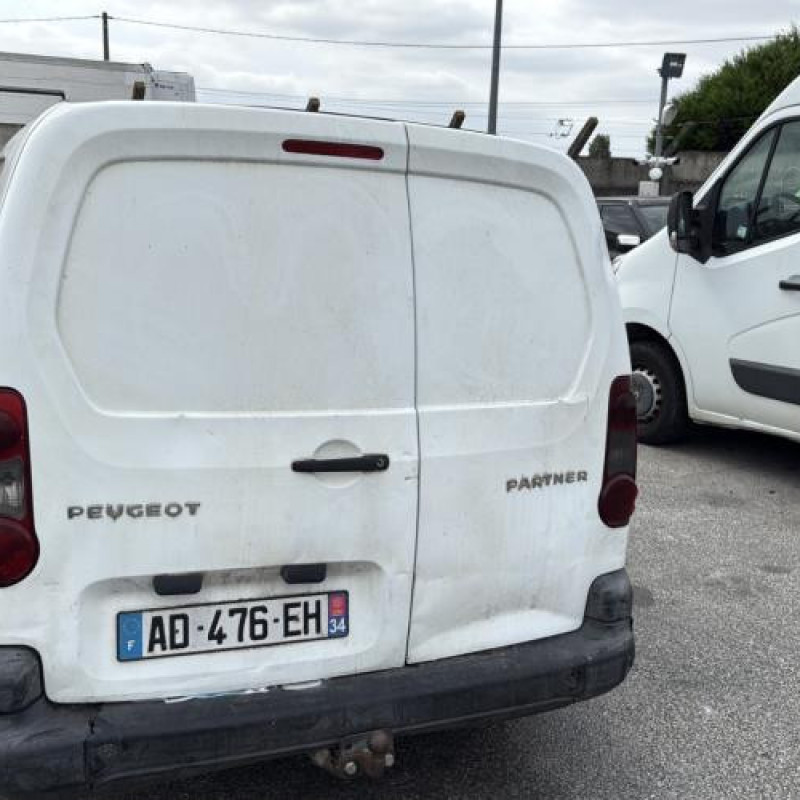 Feu arriere stop central PEUGEOT PARTNER 2 Photo n°8
