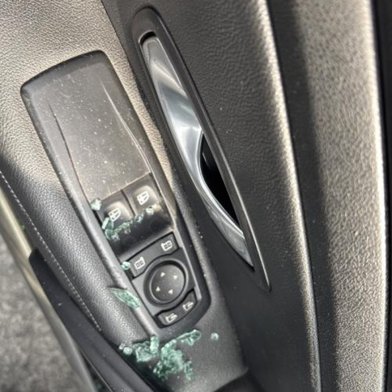 Boitier air bag RENAULT MEGANE 3 Photo n°15