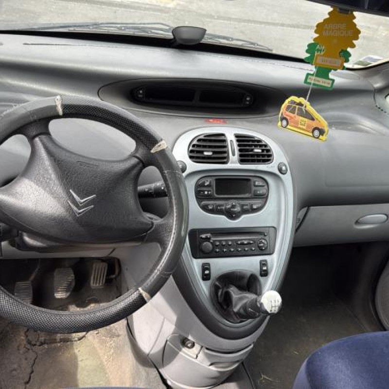 Feu arriere principal gauche (feux) CITROEN XSARA PICASSO Photo n°17