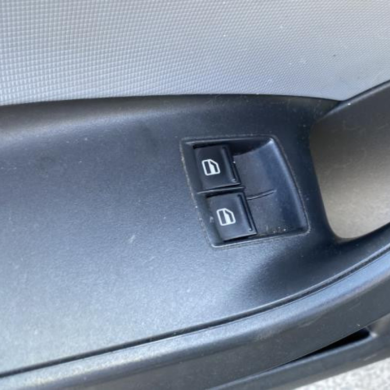 Pretensionneur de ceinture avant gauche SEAT IBIZA 4 Photo n°15