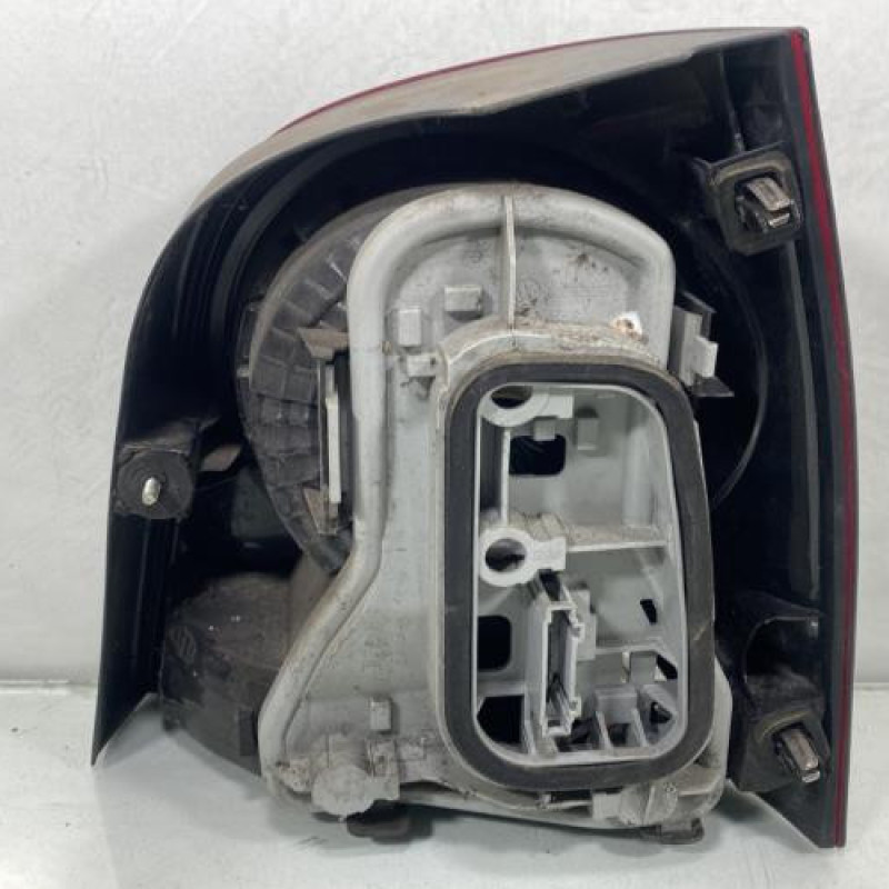 Feu arriere principal gauche (feux) VOLKSWAGEN POLO 4 Photo n°2