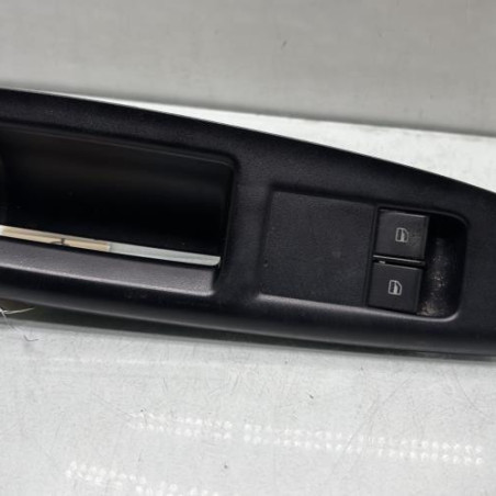 Interrupteur de leve vitre avant gauche VOLKSWAGEN POLO 4 Photo n°1