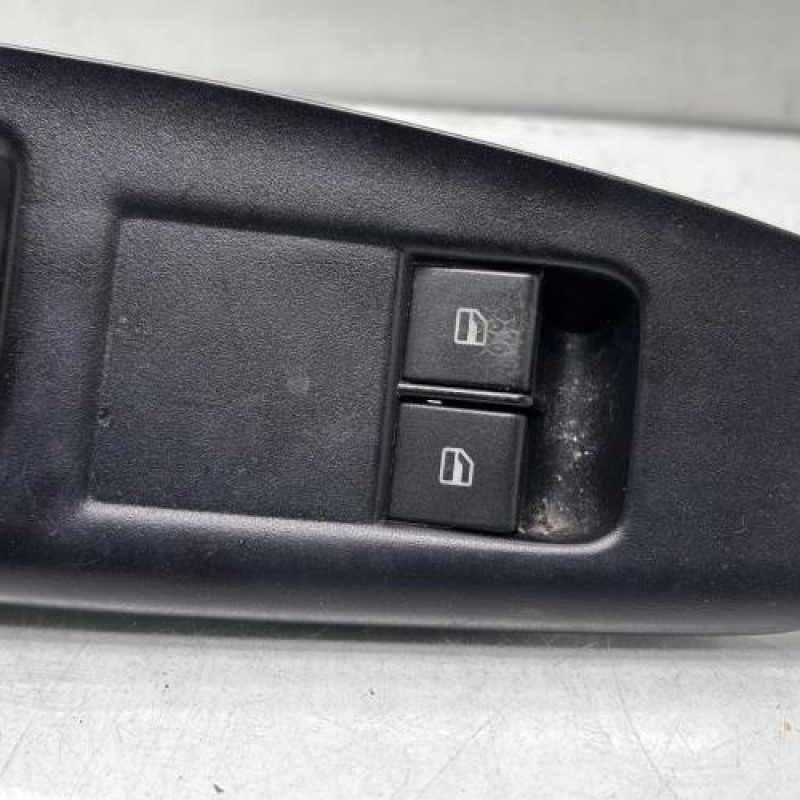 Interrupteur de leve vitre avant gauche VOLKSWAGEN POLO 4 Photo n°2