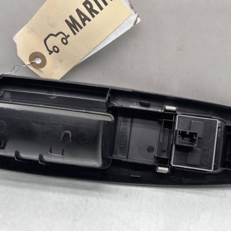 Interrupteur de leve vitre avant gauche VOLKSWAGEN POLO 4 Photo n°3