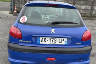 Pretensionneur de ceinture avant droit PEUGEOT 206