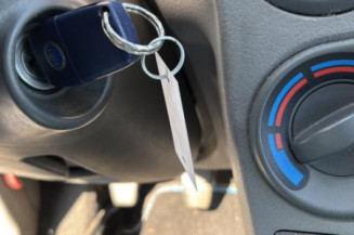 Attache ceinture arriere droit FIAT PANDA 2