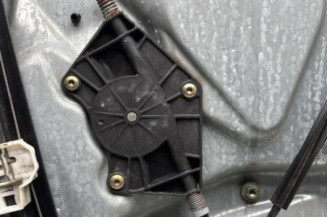 Leve vitre electrique avant droit VOLKSWAGEN PASSAT 4