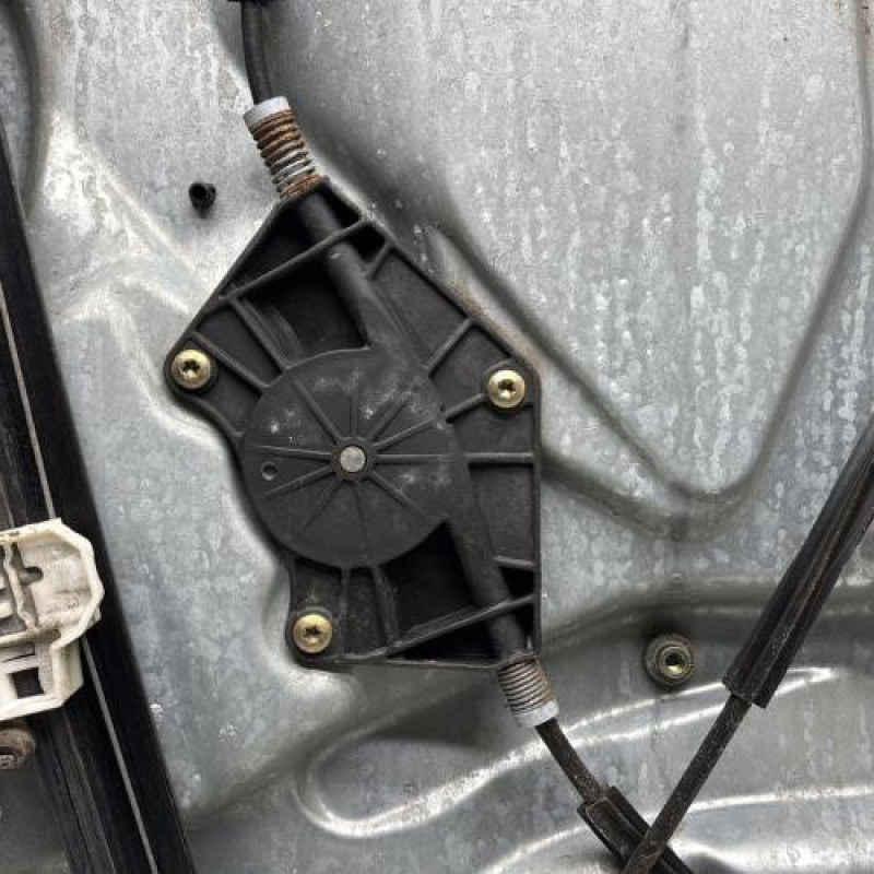 Leve vitre electrique avant droit VOLKSWAGEN PASSAT 4 Photo n°4
