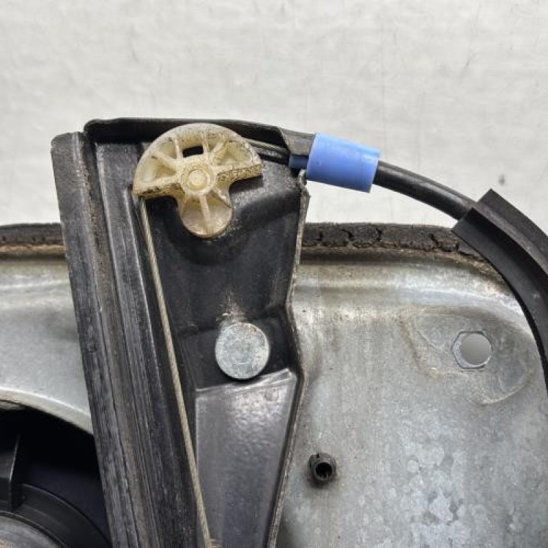 Leve vitre electrique avant droit VOLKSWAGEN PASSAT 4 Photo n°6