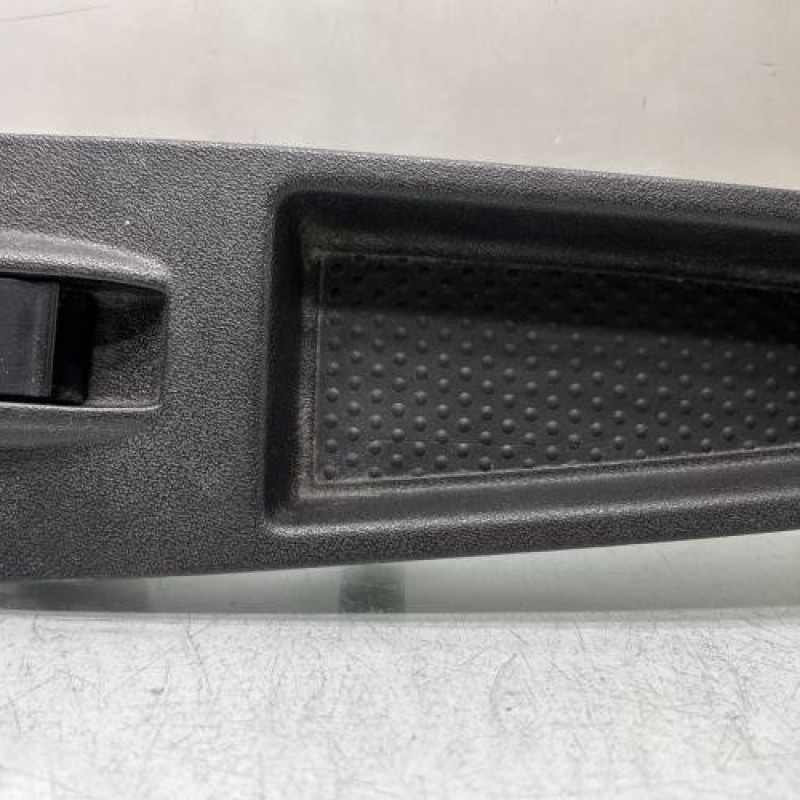 Interrupteur de leve vitre avant droit FIAT GRANDE PUNTO Photo n°2