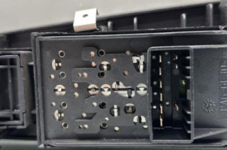 Interrupteur de leve vitre avant gauche FIAT GRANDE PUNTO