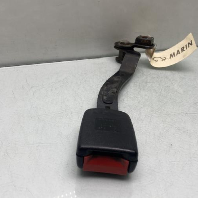 Attache ceinture avant gauche VOLKSWAGEN GOLF 4 Photo n°3